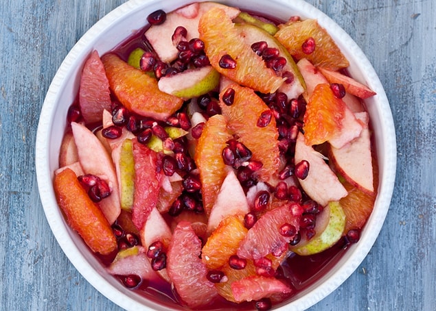 10. Tatlı Ekşi Meyve Salatası Tarifi: