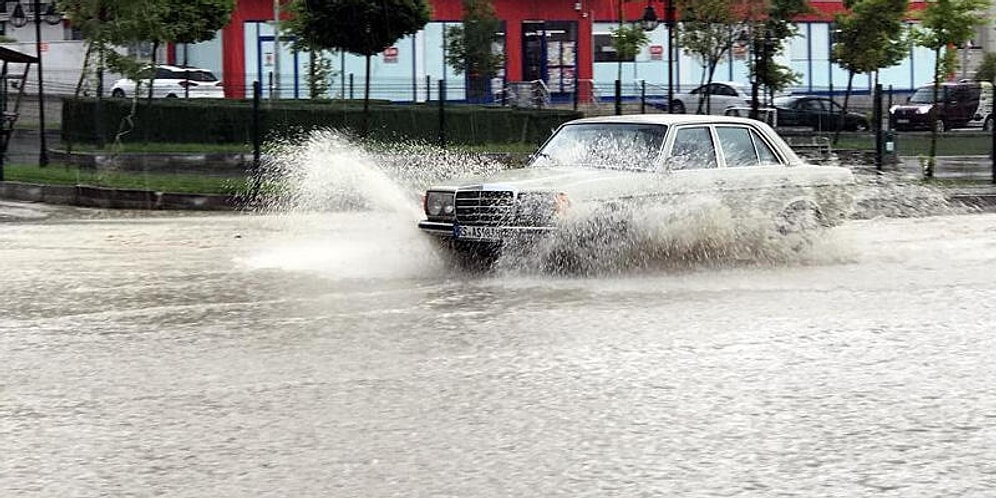 Meteoroloji Uyardı! Sel Ve Su Baskınlarına Dikkat