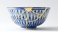 Japon Kintsugi Felsefesiyle Acıları Unutmaya Çalışmak Yerine Kırılan Yeri Altın Tozlarıyla Onarın!