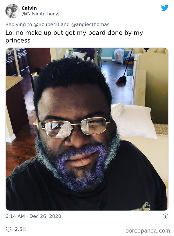 2. Шутки шутками, а фиолетовый прекрасно подходит к тону кожи этого гордого папаши :).