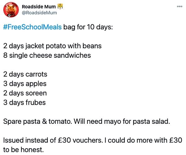 İngiltere'de yaşayan Roadside Mum isimli Twitter kullanıcısı hükûmetin evde eğitim gören çocuklar için gönderdiği yiyecek paketini paylaştı.