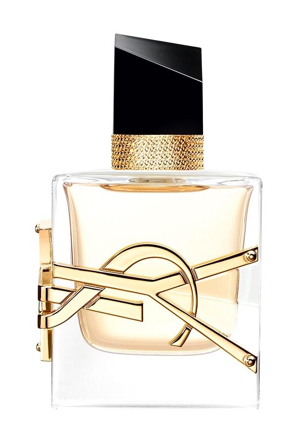 20. Klasik bir hediye almak istiyor olabilirsiniz. Sevgiliniz kaliteli parfümlerden hoşlanıyorsa şu anda YSL parfümlerde güzel indirim olduğu müjdesini vermek isterim.