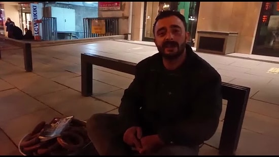Polisin 'Dışarıda Olmaması Gerektiğini' Söylediği Simitçi: 'Sizce Benim Bu Saatte Simit Satmam Normal mi?'