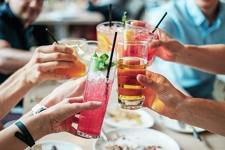 Evde Kolayca Hazırlayabileceğiniz, Dilerseniz Alkol de İlave Edebileceğiniz 8 Pratik Kokteyl Tarifi