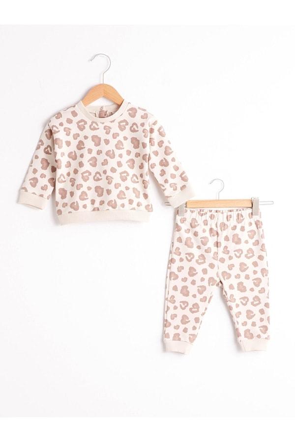 10. Kim demiş bebekler leopar giyemez diye :D Pembe leopar takımın şirinliğine bakar mısınız lütfen?