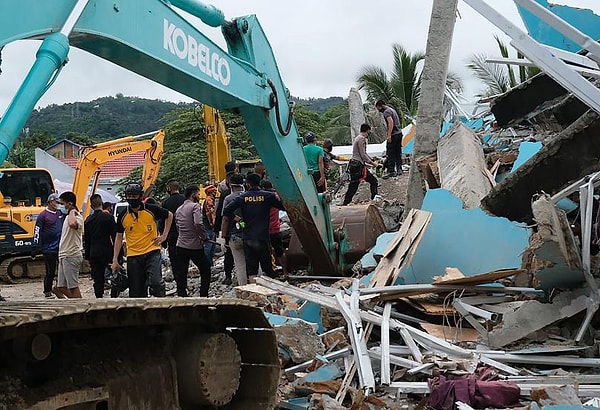 Yerin 10 kilometre derinliğinde kaydedildiğini açıklandı