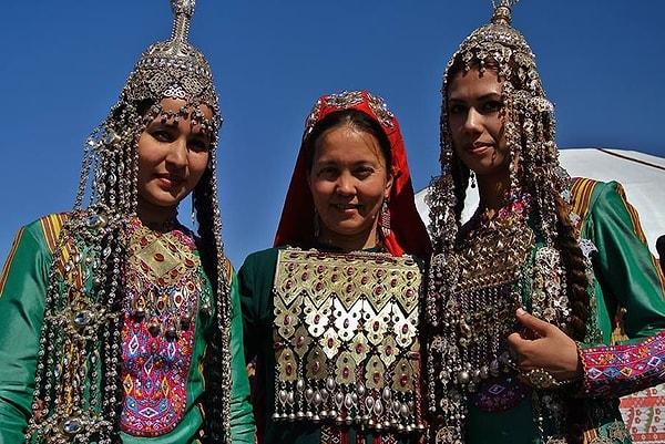 Oğuz Türklerine gelecek olursak, onlar Orta Asya'nın Maveraünnehir bölgesinden çıkmadır. Bu bölge de tam olarak Orta Asya'da, Ceyhun ve Seyhun nehirleri arasında kalan tarihi bölge aslında.