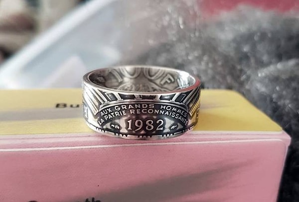 6. "Я сделал это кольцо из серебряной французской монеты 1982 года".