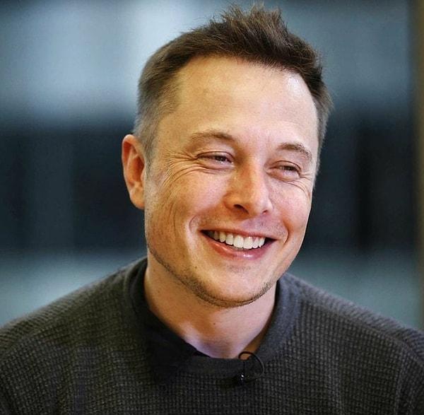 Tesla'nın CEO'su olan Elon Musk dünyanın en zengin insanlarından biridir.