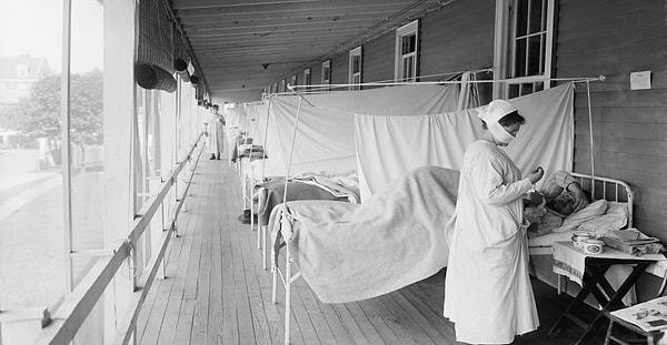 1. 1918-1920 yılları arasında dünyaya ölüm saçan İspanyol Gribi, Kara Veba'dan sonra tarihte en çok insan ölümüne yol açmış ikinci salgın.