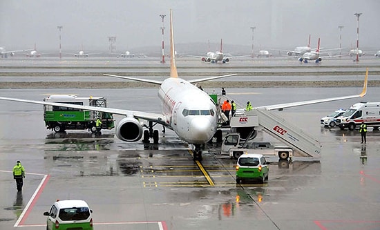 Yolcu Bilinç Kaybı Yaşadı, Uçak Acil İniş Yaptı