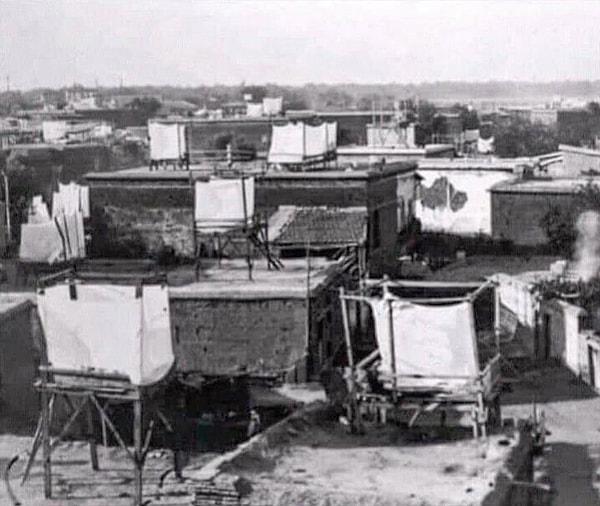 19. Önceden üstü düz evlerin damında yaz geçirilirmiş Adana'da