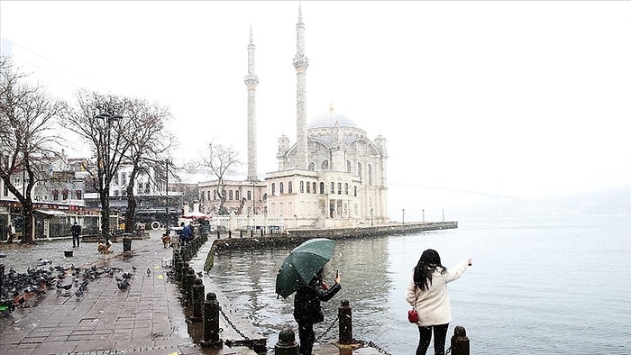 İstanbul'da Kar Yağışı Etkisini Sürdürüyor