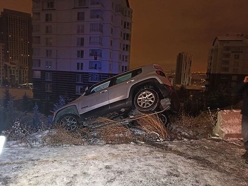 2 Kadının Korku Dolu Anları: 30 Metre Yükseklikte Asılı Kaldı