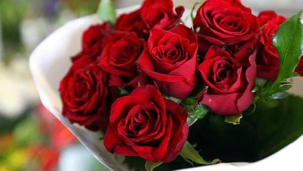 3. Gelelim güllere... Sevgililer Günü demek gül demek...