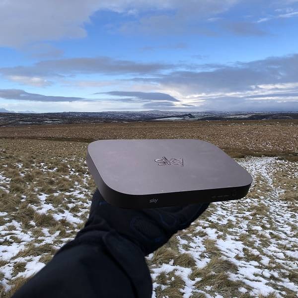 3. "Дети не хотели выходить гулять из-за Wi-Fi, так что пришлось взять роутер с собой".