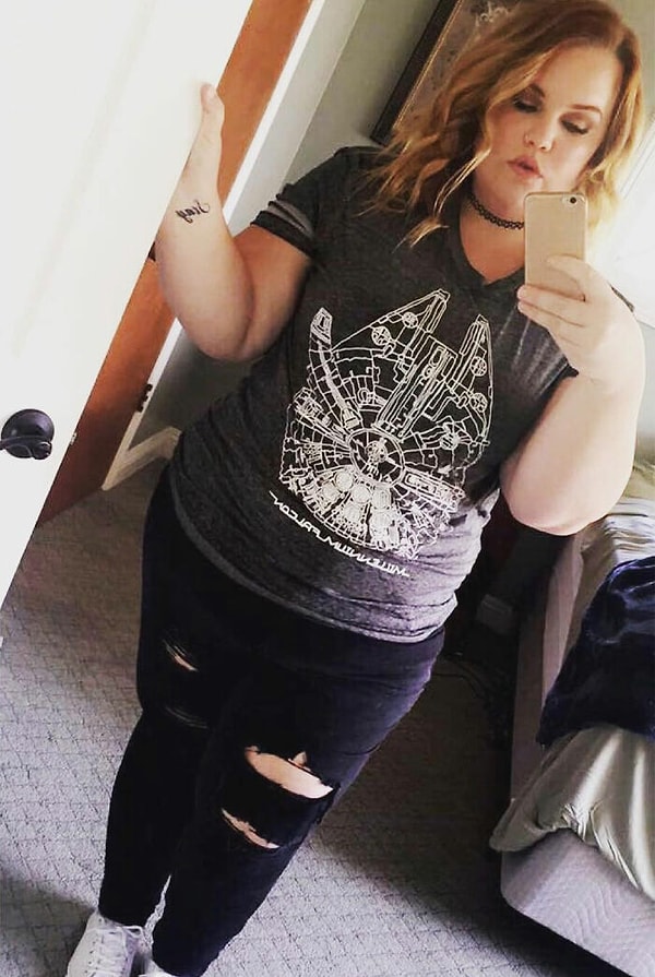 Это Саманта, мать-одиночка, которая живет в США. Раньше она весила около 165 кг.