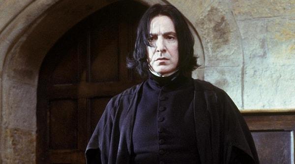 8. J.K. Rowling, Severus Snape'i canlandıran Alan Rickman'a bir sır verdi.