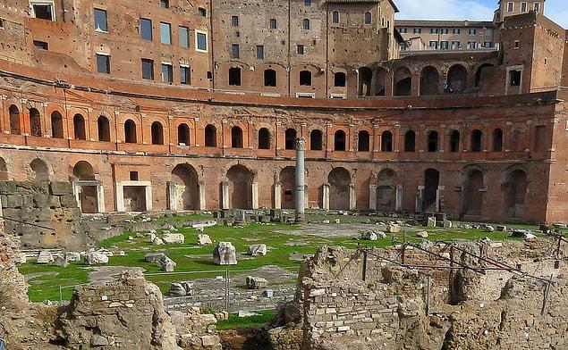 7. Antik Roma’da adı “Trajan’s Market” olan bir alışveriş merkezi bulunuyordu.
