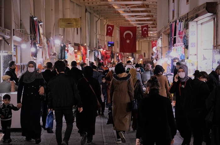 Bilim Kurulu Üyesi: 'Genel Rahatlama 2022’de Olabilir'