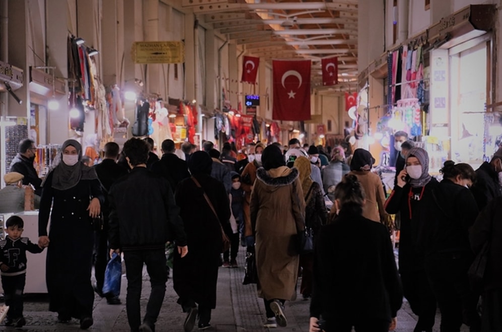 Bilim Kurulu Üyesi: 'Genel Rahatlama 2022’de Olabilir'