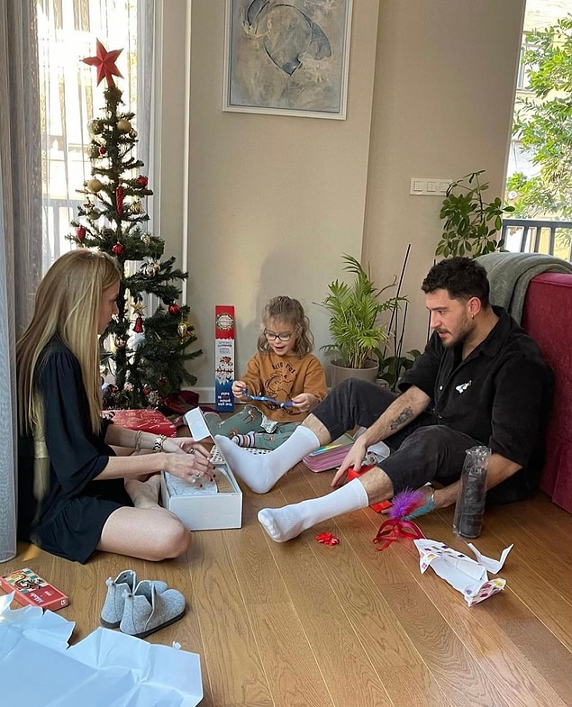 Uraz Kaygılaroğlu ve Melis İşiten 2019 yılında boşanmış olsalar da, özel günleri kızları Ada'yla birlikte geçiriyorlar.