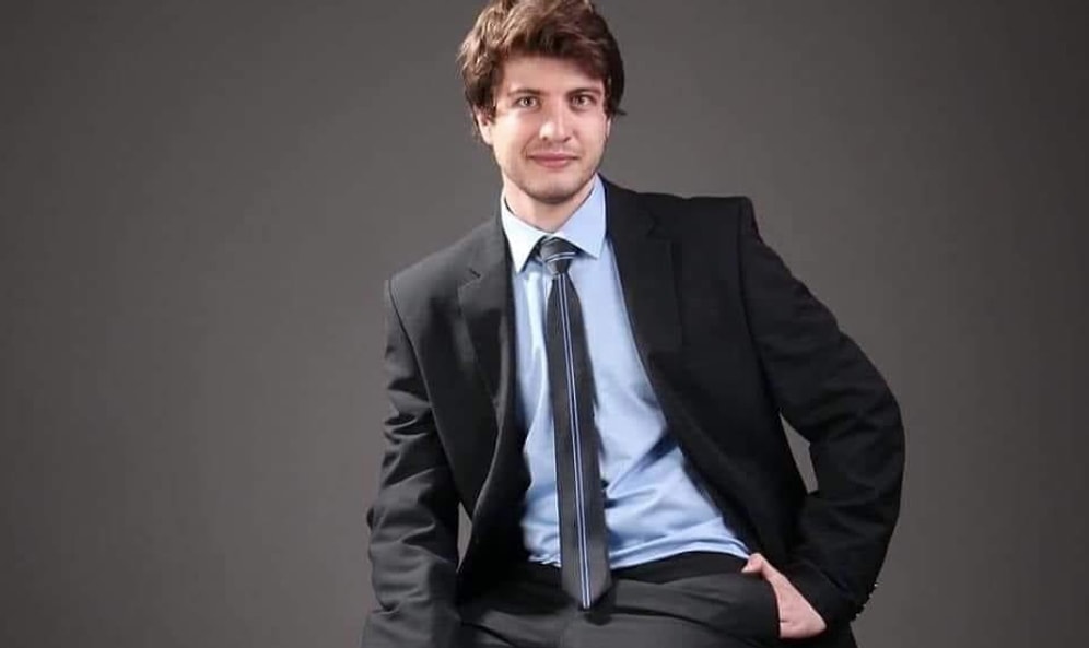 Bir Bir Kaybediyoruz! Genç Doktor İlker Tosun Kovid Yüzünden Yaşamını Yitirdi...