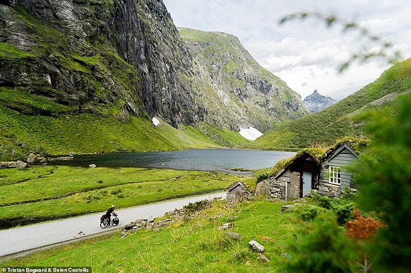 В книге Норвегия описывается как «одно из самых замечательных мест в мире для езды на велосипеде» с «захватывающими» дорогами, по которым можно кататься вверх и вниз. Здесь изображена «великолепная долина» Норангсдален.