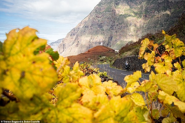 Белен проезжает вдоль самого маленького из Канарских островов, Эль Йерро. Авторы говорят, что он «полон чудес природы, таких как густые леса, скалы, выложенные лавой, и природные бассейны».