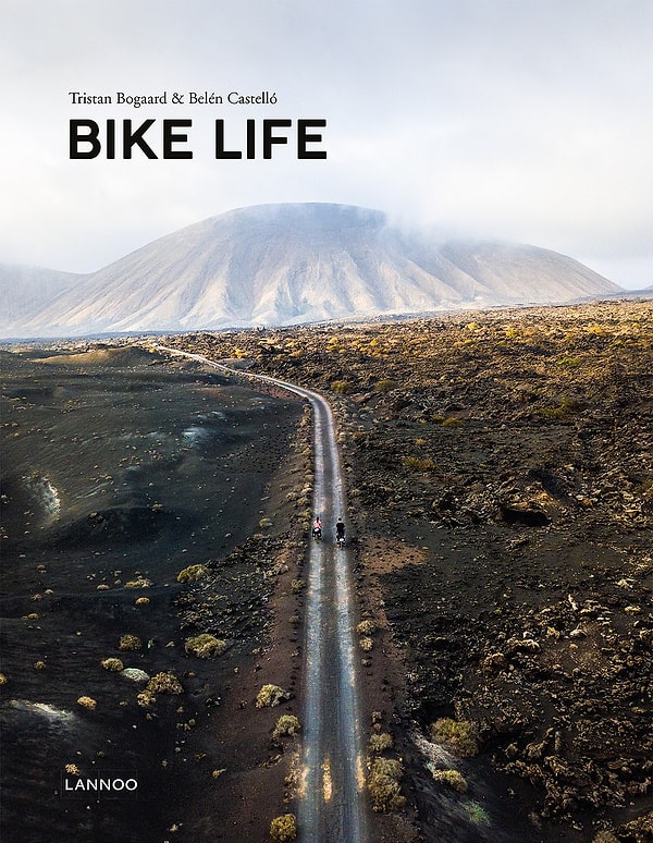 Книга Bike Life (Жизнь на велосипеде): полна красивых фотографий, личных анекдотов, советов и отчетов о многих вещах, которые Тристан Богард и Белен Кастельо узнали во время своих велосипедных путешествий по Европе, Северной Америке и Центральной Азии.