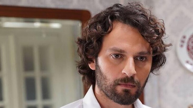 Gündüz ayrı gece ayrı biri: Han