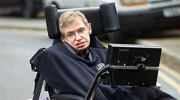 9. 2009 yılında Stephen Hawking herkese açık bir parti düzenledi ancak duyurusunu parti bittikten sonra yaptı.