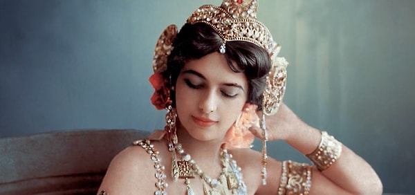 1. Mata Hari