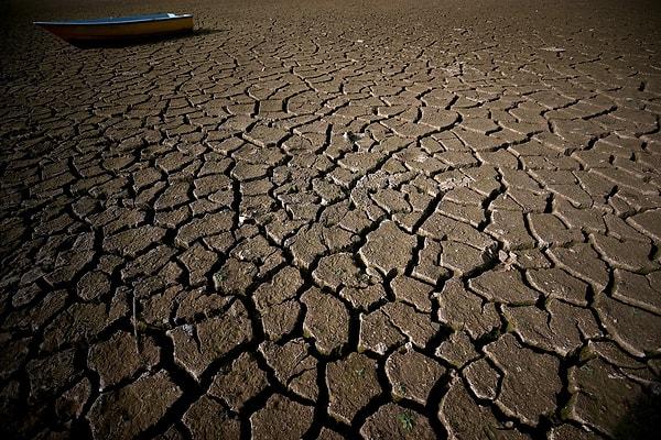 En kurak 2. yıl ise 1989 yılında yaşandı. Bu yıl da ortalama yağışlar yüzde 18 azaldı.