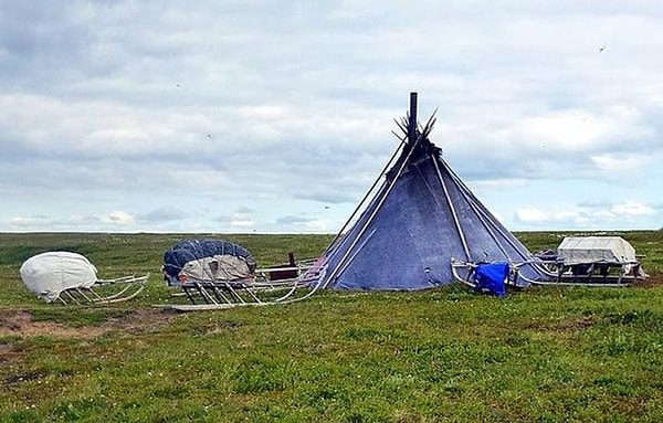 8. Nenet (geyik çobanları) aileleri kamplarını kurduğunda işte böyle görünüyor.