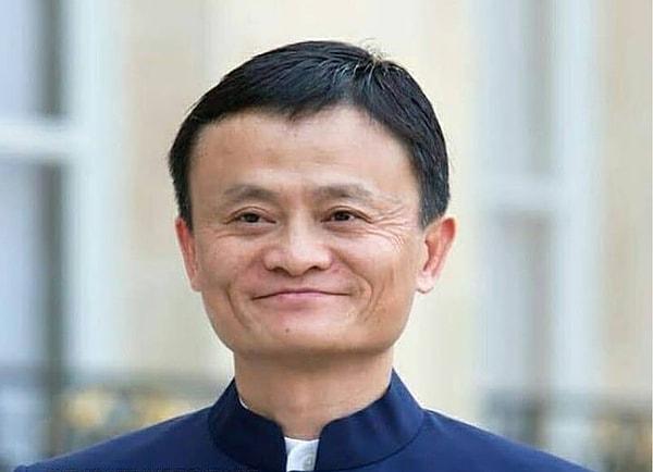 Jack Ma, çok büyük bir alışveriş sitesi olan Alibaba'nın kurucusu ve dünyanın en zengin insanlarından biridir.