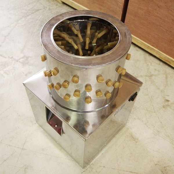 7. 14 секунд, чтобы ощипать курицу в перосъемной машине