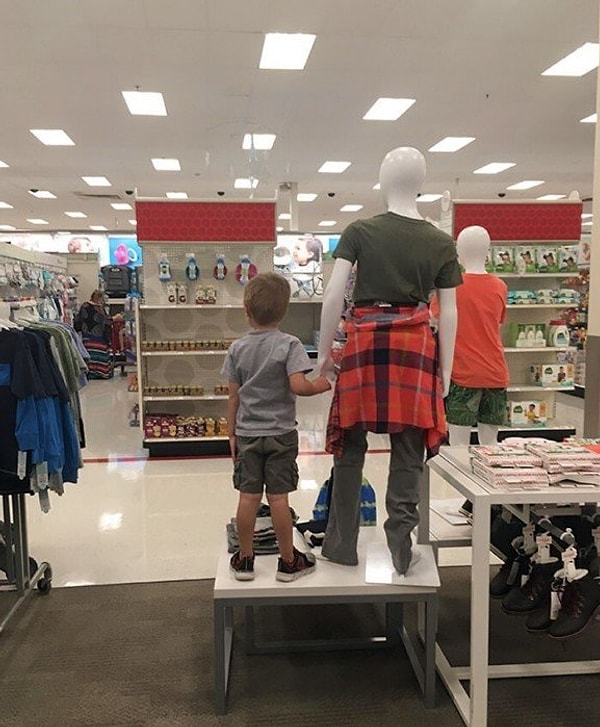 7. "Потеряла ребенка в супермаркете. Нашла вот в таком виде"