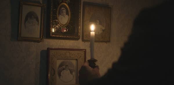 1. В викторианской Англии люди фотографировали своих умерших родственников в реалистичных позах, чтобы сохранить память о них