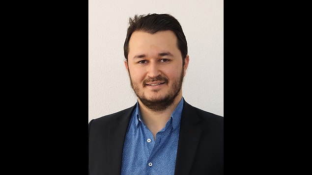 Öğretim görevlisinin cenazesi yapılan otopsinin ardından dün Anamur’da toprağa verildi.
