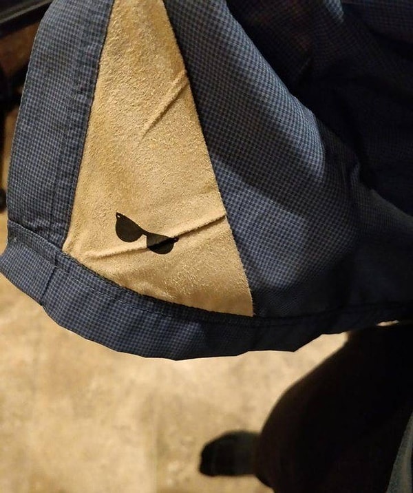 11. "К уголку моей рубашки с внутренней стороны пришита специальная салфетка для протирания очков".