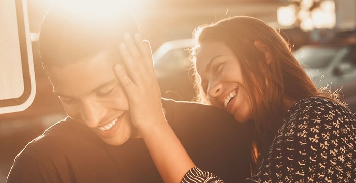 Partnerinizi Gözden Geçirin! İlişkide Yeşil, Sarı ve Kırmızı Bayrak Neye İşaret Eder?