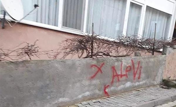 10. Yalova'daki Alevi vatandaşların evlerinin duvar ve kapılarının kırmızı boyayla işaretlenmesi...