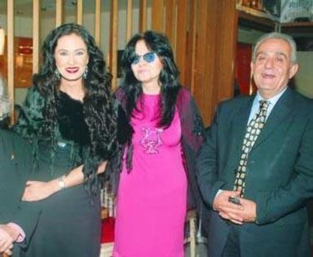Ceyda Düvenci 4 yaşındayken annesi görme yetisini kaybetmiş