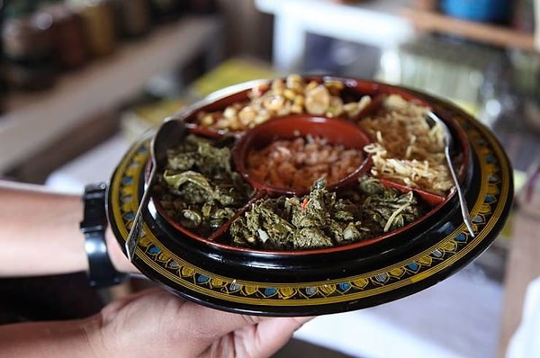 5. Салат с чайными листьями