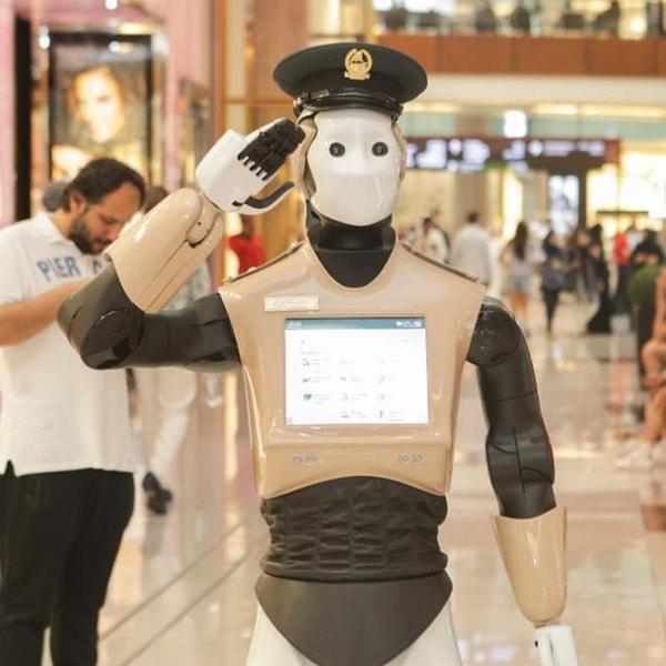 5. Kanunlar onlardan sorulur: Robot Polisler
