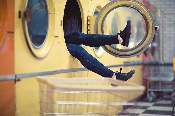 Ayakkabılarınızı çamaşır makinesinde yıkamayı deneyebilirsiniz!