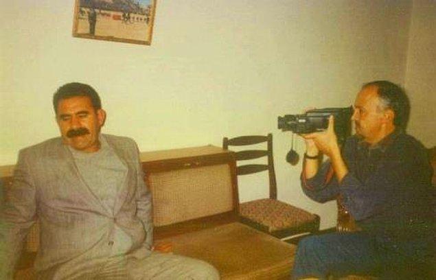 3. Mehmet Ali Birand, dönemin şartlarında imkansızı başardı ve Abdullah Öcalan’la röportaj yaptı.