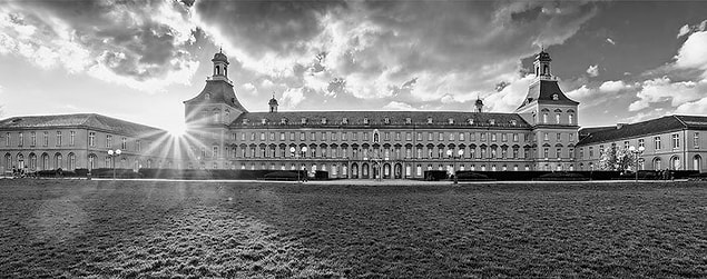 1918'de sivil hayata geri dönen doktor Bonn Üniversitesi'ne atanır. Aynı zamanda Bonn şehrinin çocuklarının ağız ve diş sağlığı da kendisine emanet edilir.