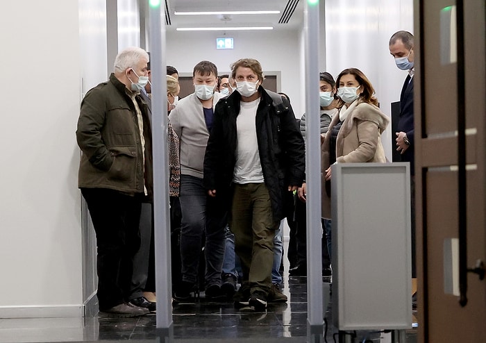 Gemi Baskınından Kurtulan 3 Denizci Türkiye'de; 15'i Hâlâ Rehin Tutuluyor